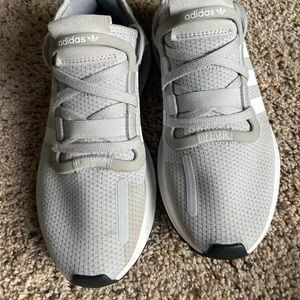 Women’s adidas tennis shoes